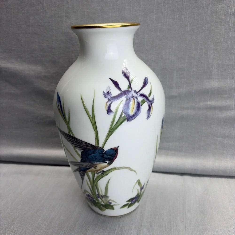 Franklin Porcelain Meadowland Bird Vase Basil Ede Limited Edition 11.5